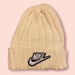NIKE - new w/o tags - off white beanie o/s